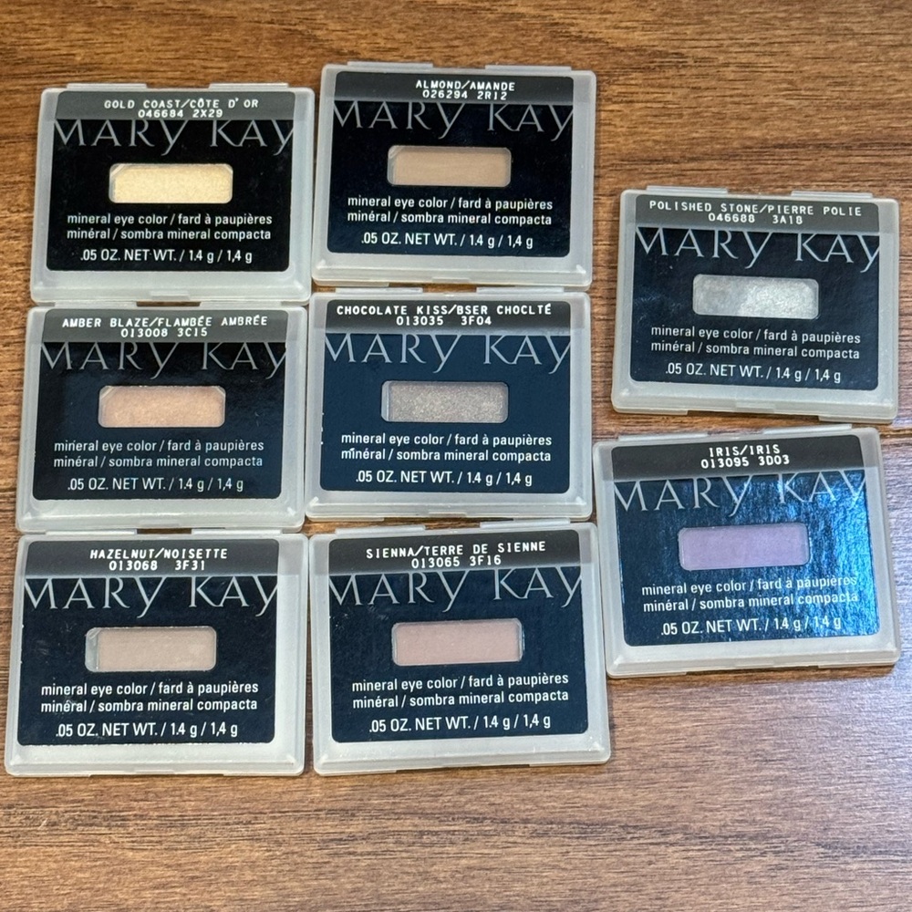 NWOT MARY KAY Mineral Eye Colors Set